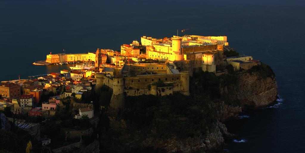 Medieval Flat Gaeta Exterior photo